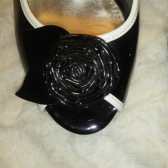 Black & White Shiny Open toes Heels - Picture 2 of 4